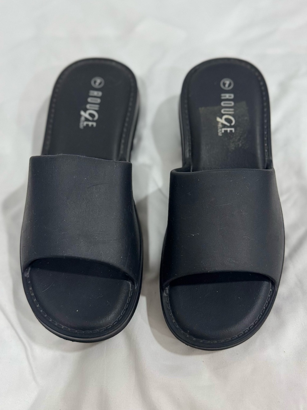 Rouge! Black Open-Toe Slide Mules